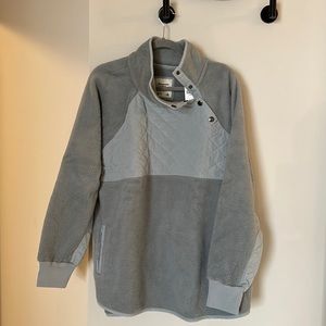 NWT Abercrombie and Fitch Womens Pullover